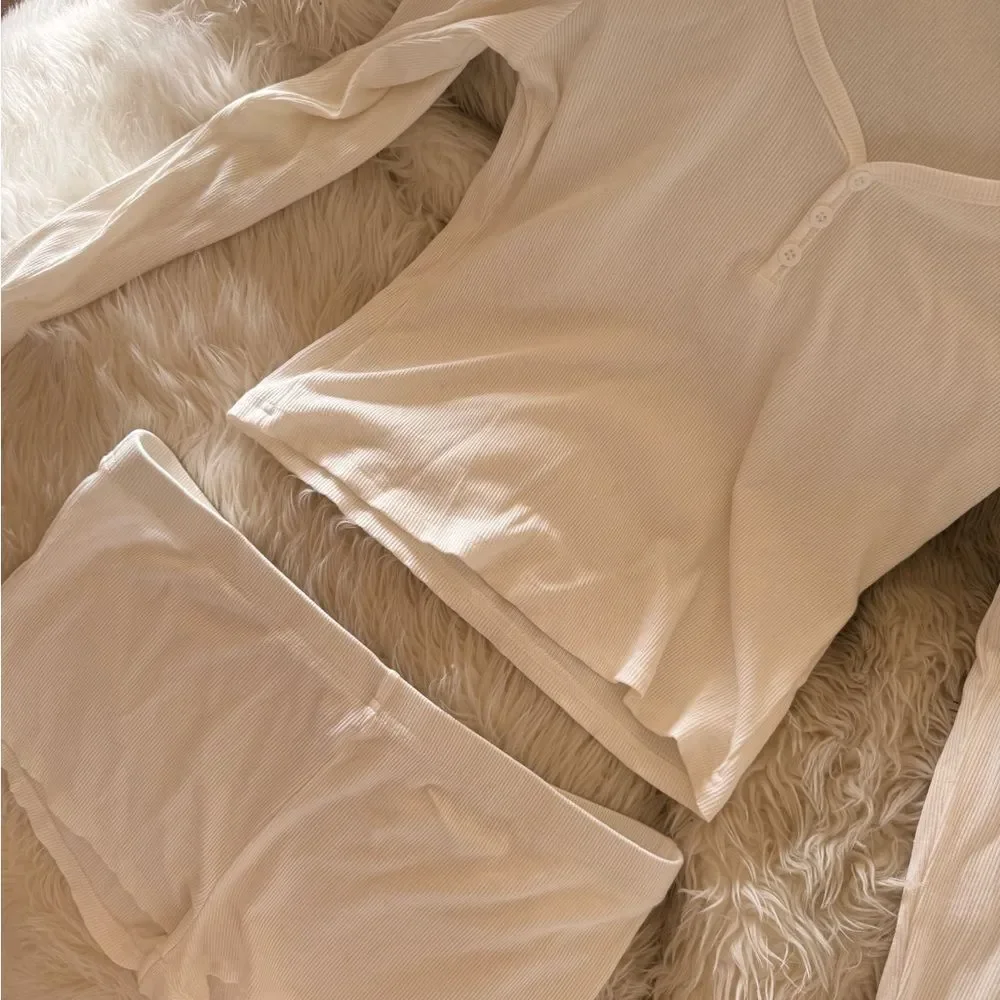N/A stylish white